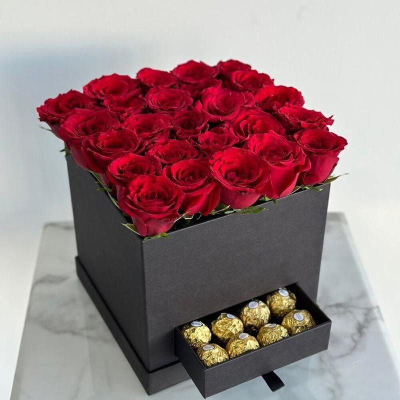 Red-Rose-And-Ferrero-Chocolate-Box Red-Rose-And-Ferrero-Chocolate-Box